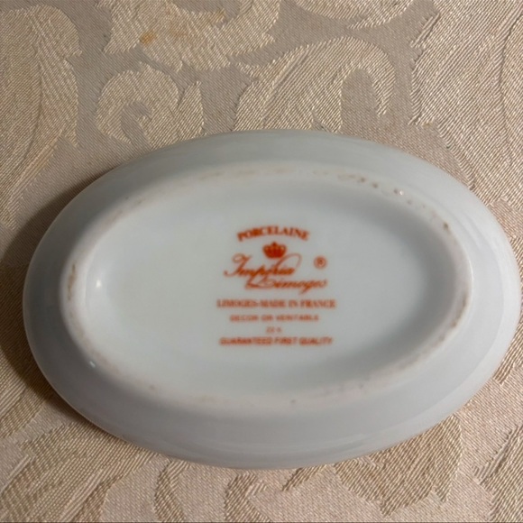 Porcelain Impereria Lamoges Made in France Decor Courting Couple 22K Trinket Box - Picture 2 of 4